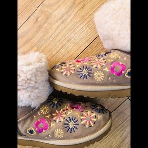 Ugg boot size 7 💜💄⛸mint Condition